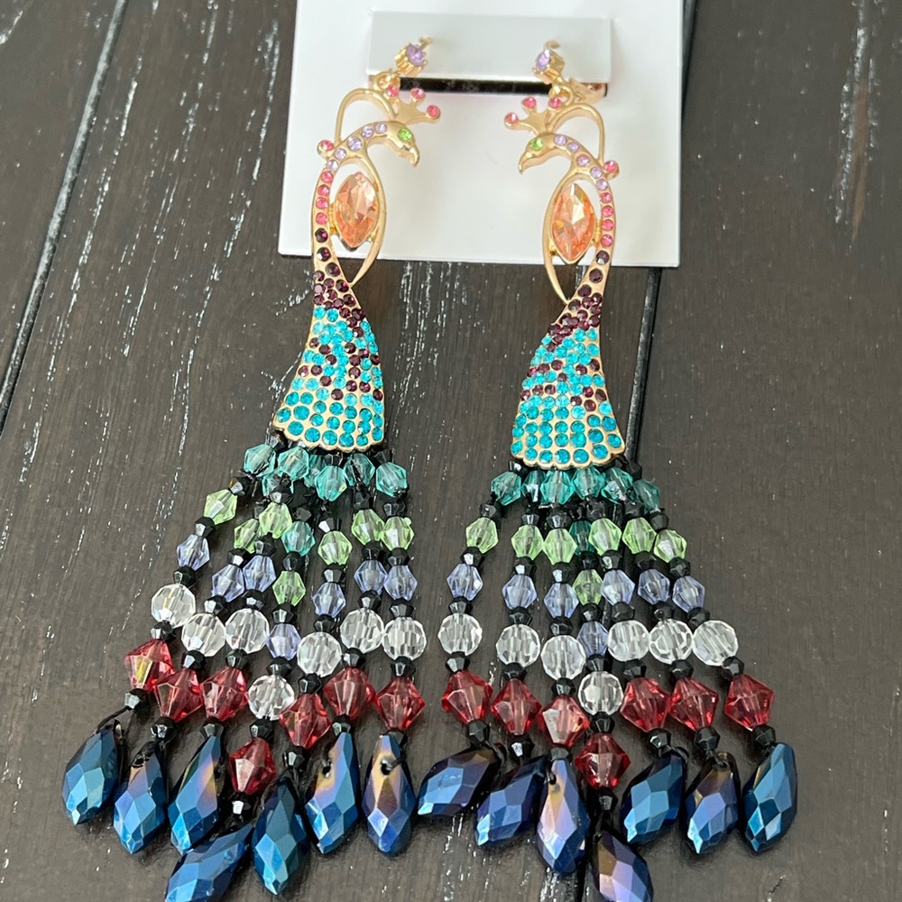 Betsey Johnson Earrings - Picture 5 of 8